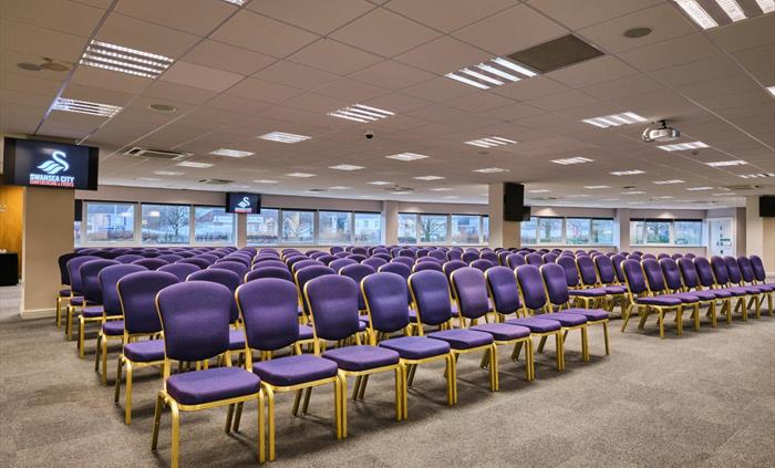 Whether it’s a cutting-edge conference, glamorous gala dinner or a powerful product launch, the Gower Suite promises an impressive setting for busines